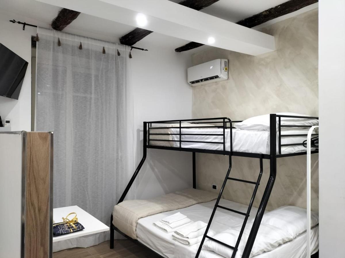 Casa Nina- Camera Capri Apartment เนเปิลส์ ภายนอก รูปภาพ